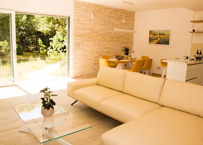 Rosemary Park Villa *